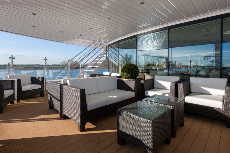 Club Lounge