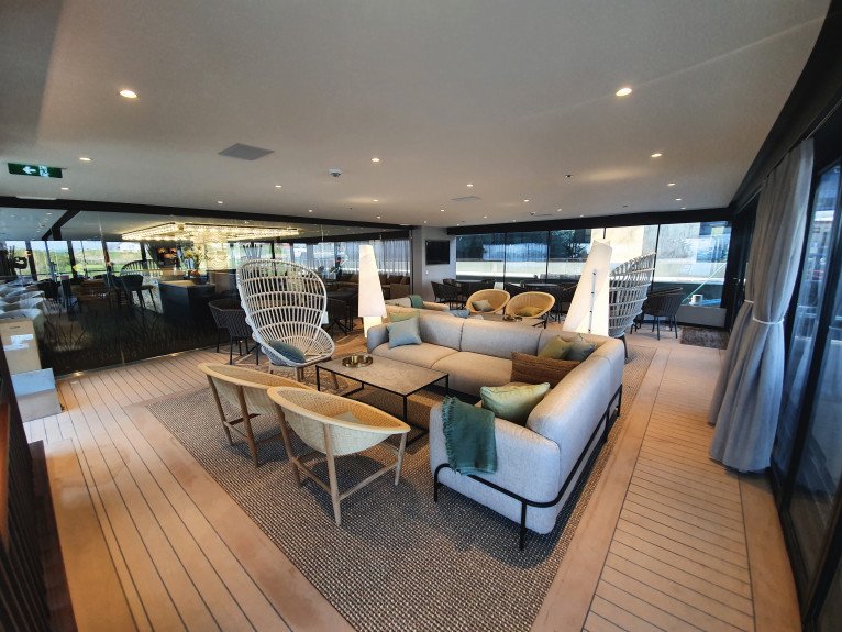 Alfresco Lounge
